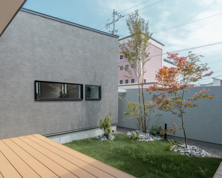 【焼津市】完成見学会｜中庭を囲むL字型の家で1階完結の動線が魅力のお家。