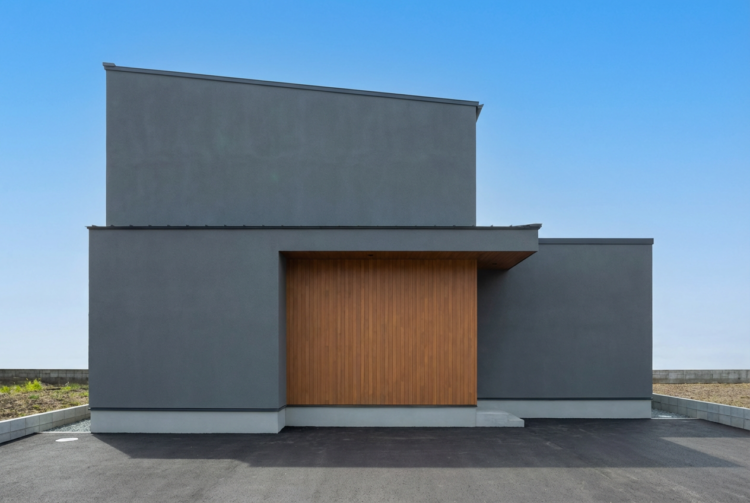 【焼津市】完成見学会｜中庭を囲むL字型の家で1階完結の動線が魅力のお家。